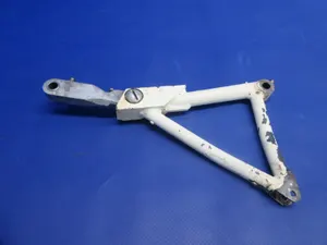 Mooney Main Gear Retracting Truss & Link LH P/N 520006-1 (0525-777)